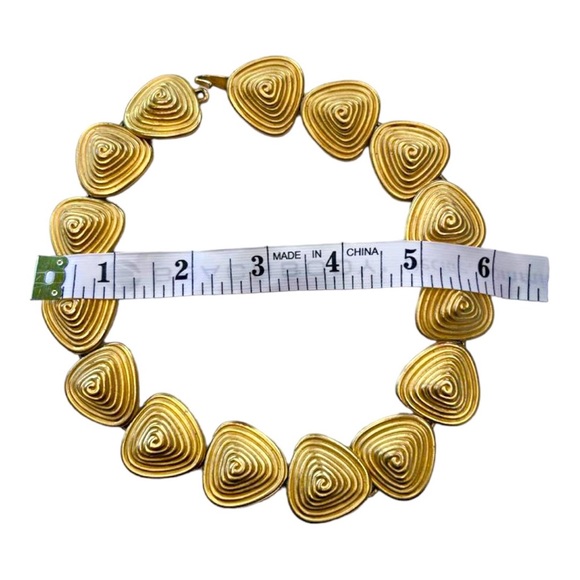 Statement Gold Scroll Choker Necklace & Clip-On Earrings Set - Picture 4 of 5